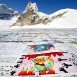 Una istallazione sul ghiacciaio dell’Aletsch, in Svizzera, con 125 mila messaggi e disegni elaborati dai bambini di 35 paesi del mondo